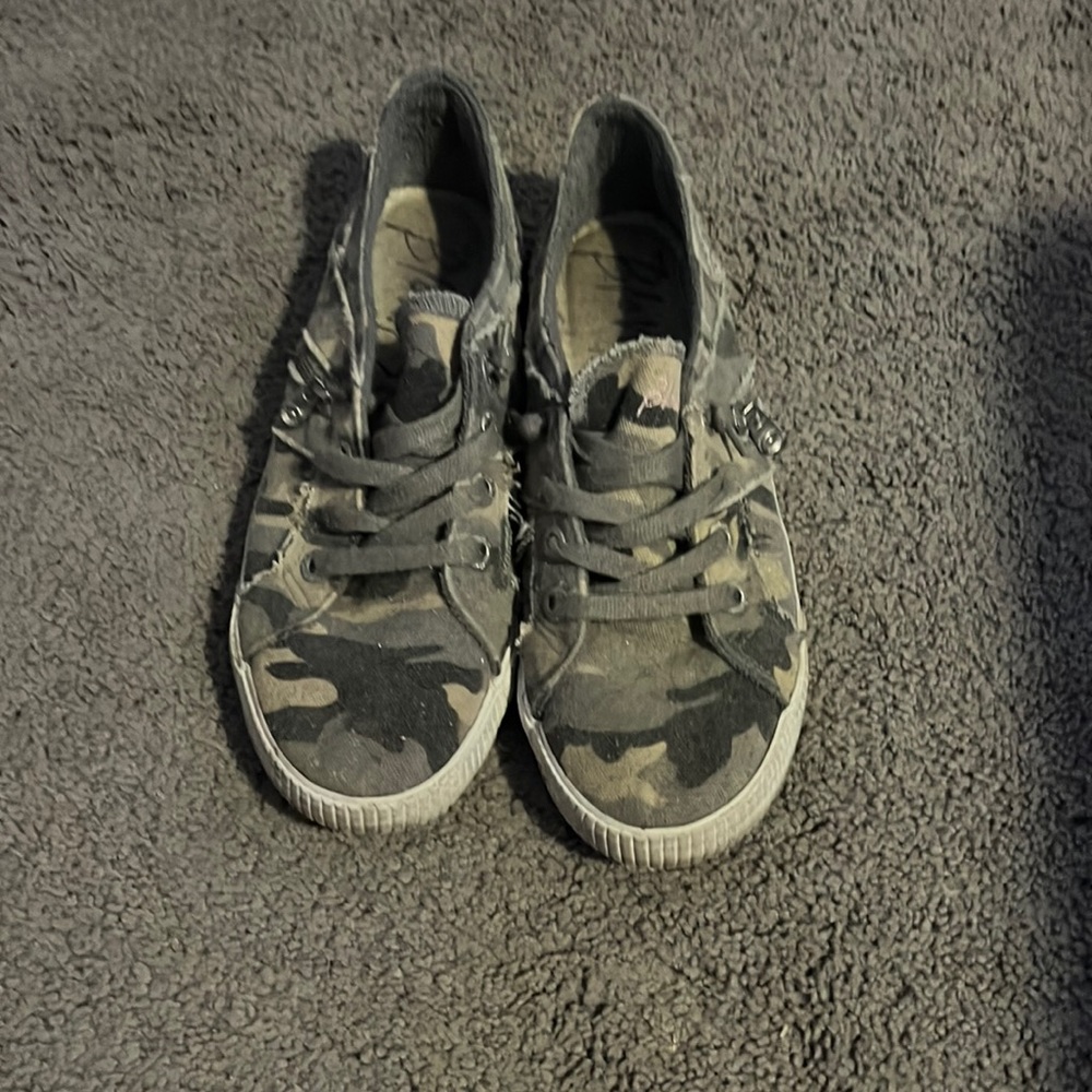 Camouflage shoes